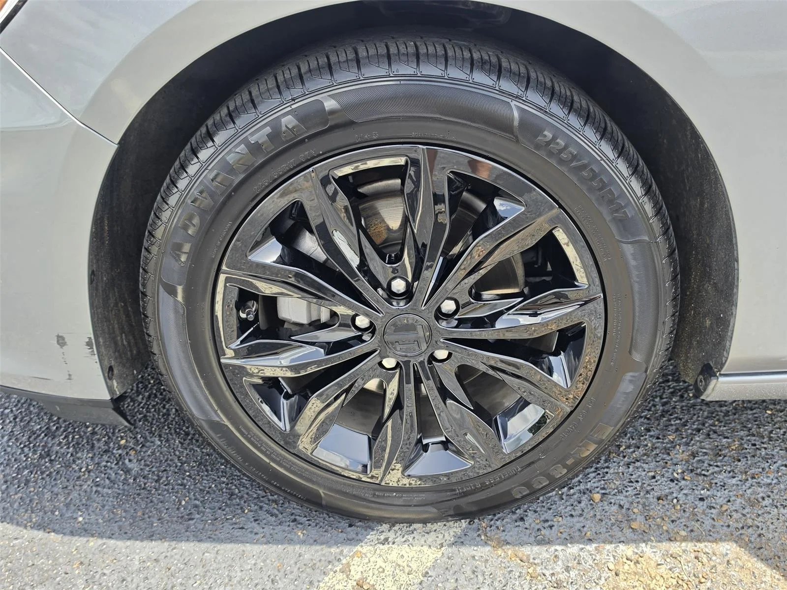 Used 2024 Sterling Gray Metallic Chevrolet LT image 31