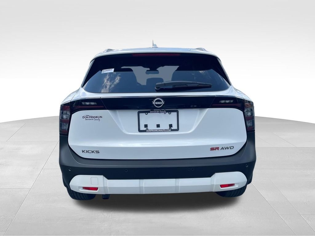 Used 2025 White Nissan SR image 4