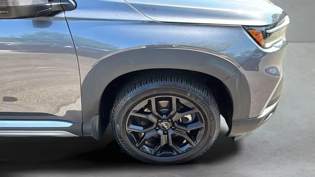 Used 2025  Honda Touring image 38