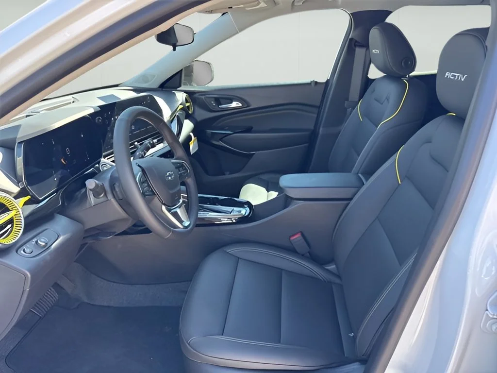 New 2026 Summit White Chevrolet ACTIV image 7
