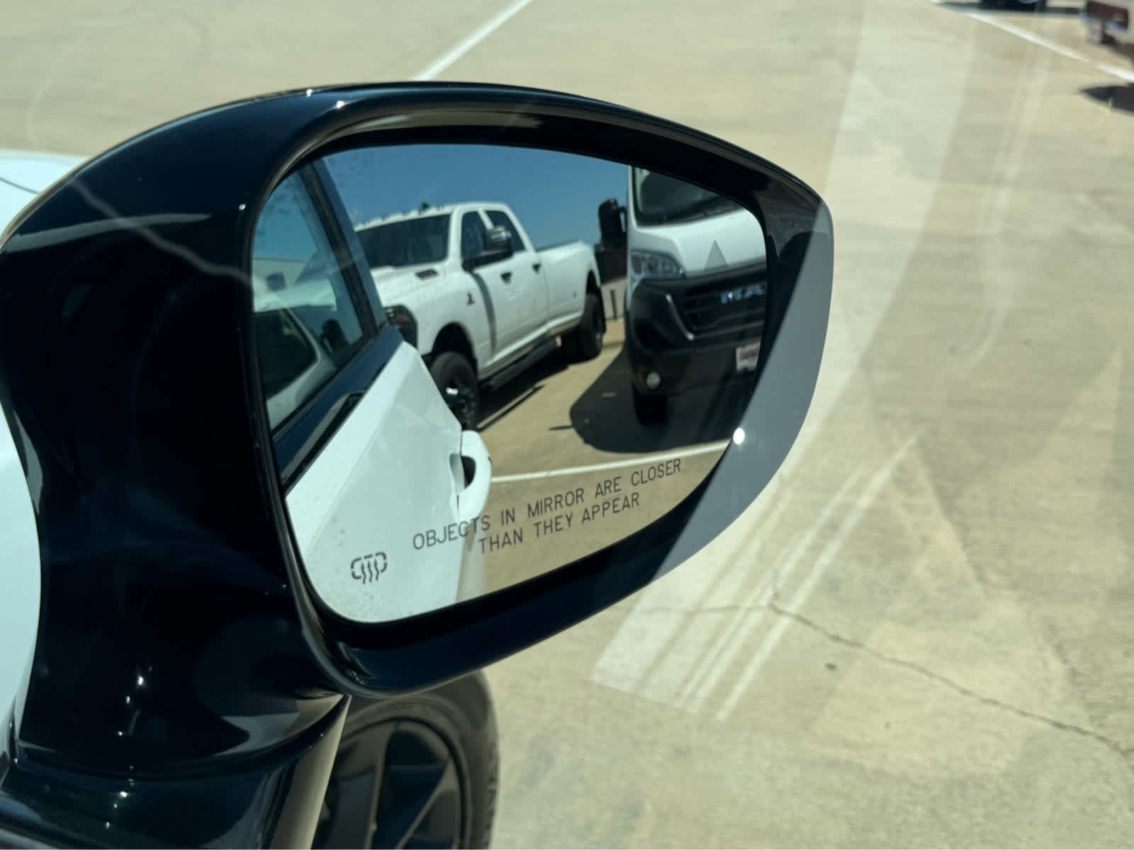 Used 2025 Bright White Clearcoat Chrysler Limited image 18
