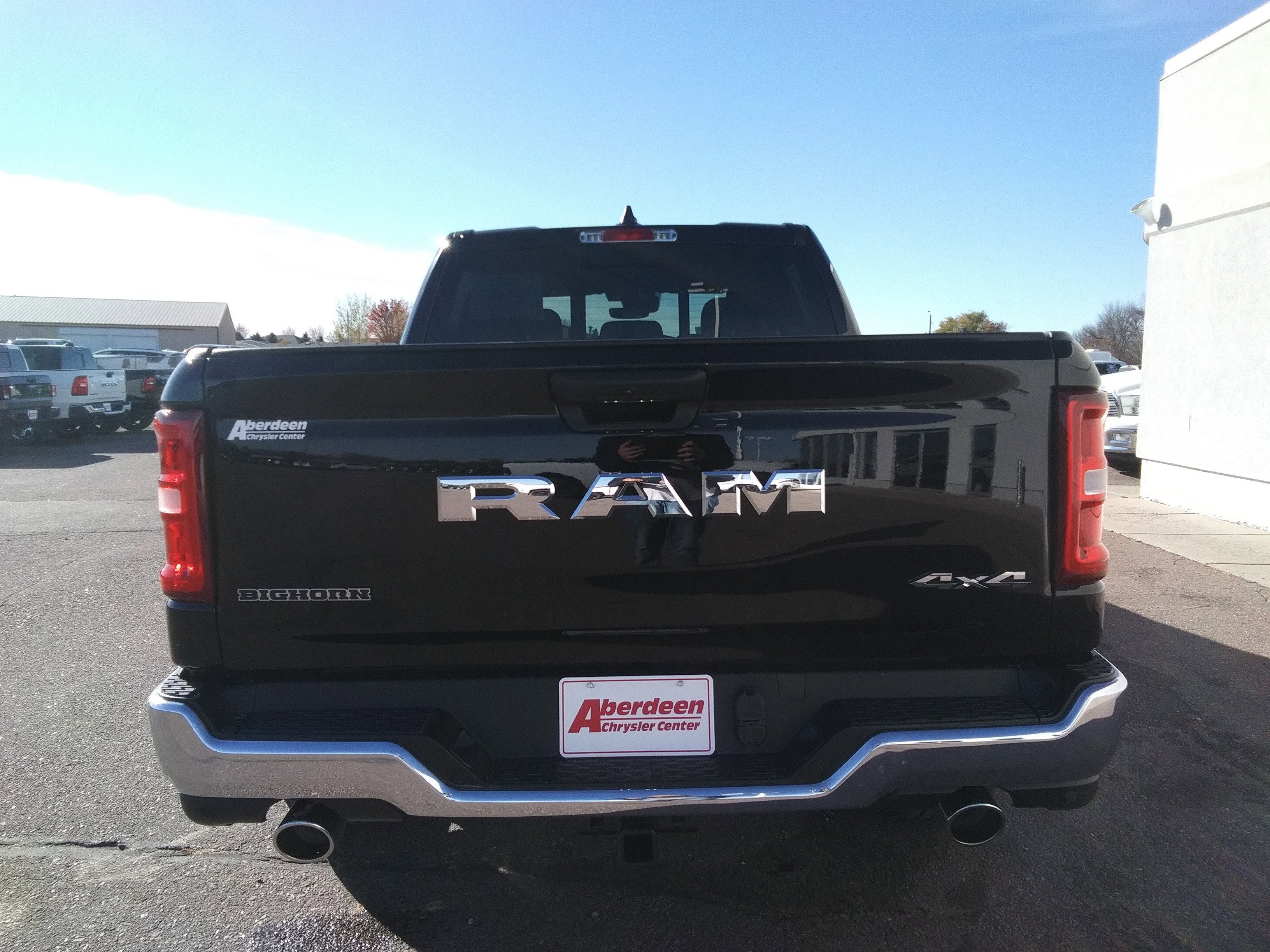 New 2026 Diamond Black Crystal Pearl-Coat Exterior Paint RAM Big Horn/Lone Star image 6