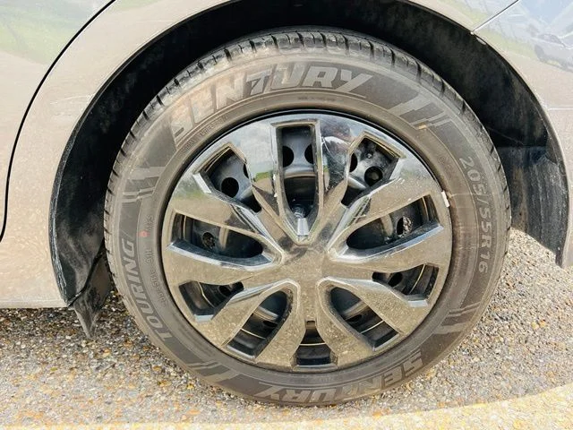 Used 2023 Gray Subaru Base image 10