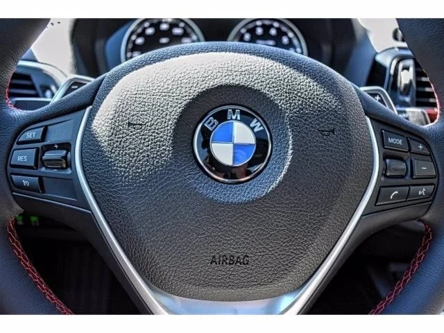 Used 2019 Glacier Silver BMW i xDrive All-wheel Drive image 20