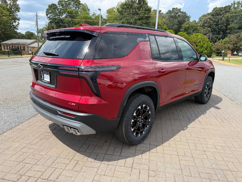 2027 Chevrolet Traverse Z71 - Photo 8