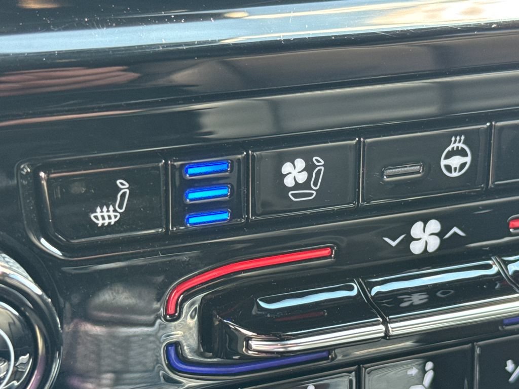 2023 Jeep Grand Cherokee Overland - Photo 15