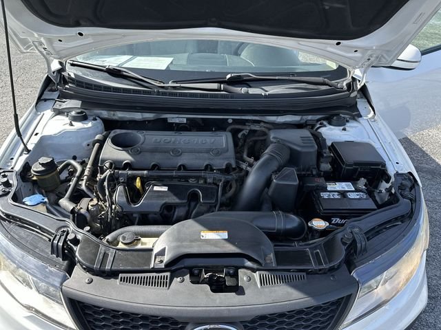 Used 2012 White Kia EX image 19