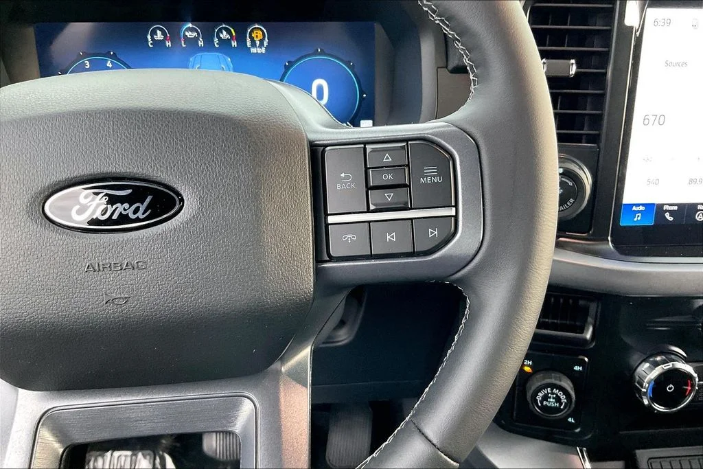 New 2026 Carbonized Gray Metallic Ford XLT image 18
