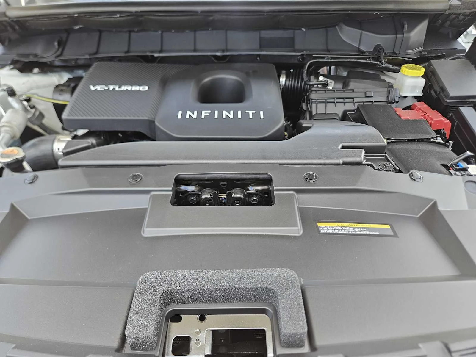 New 2027 RADIANT WHITE INFINITI Luxe AWD image 23