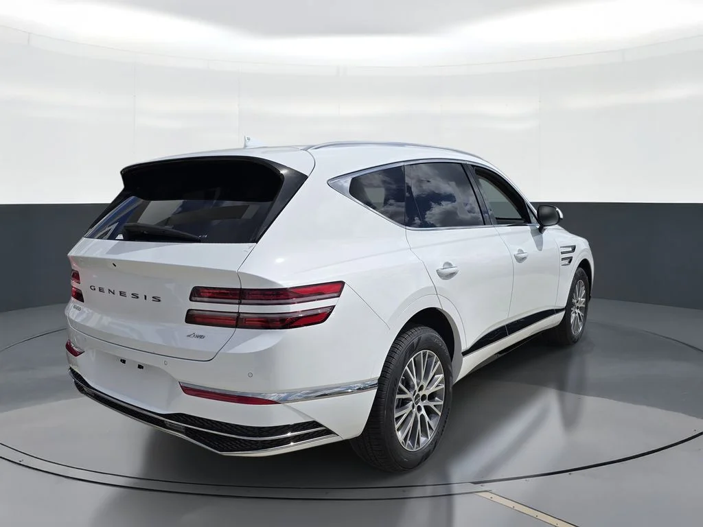 New 2026 White Genesis 2.5T image 3