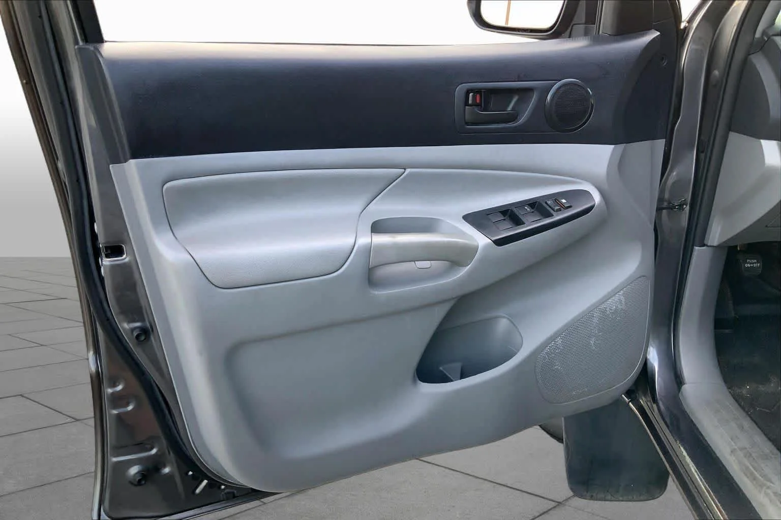 Used 2014 Magnetic Gray Metallic Toyota  image 20