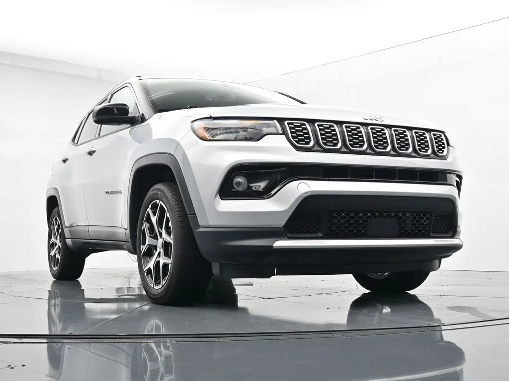 Used 2024 Silver Jeep Limited image 33