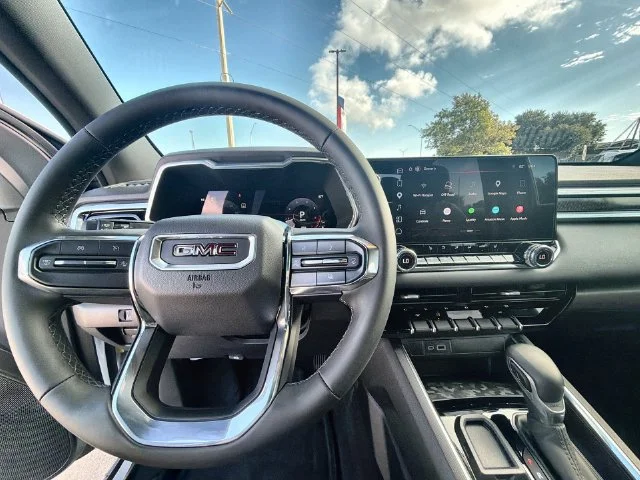 Used 2025 Summit White GMC Elevation image 11