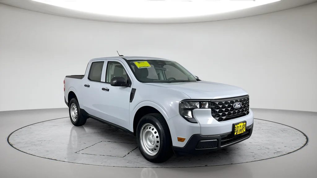 Used 2026 White Ford XL image 1