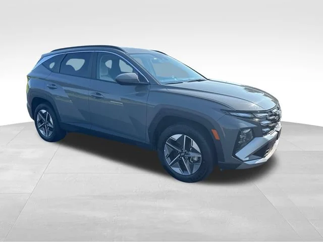 Used 2025  Hyundai SEL image 9