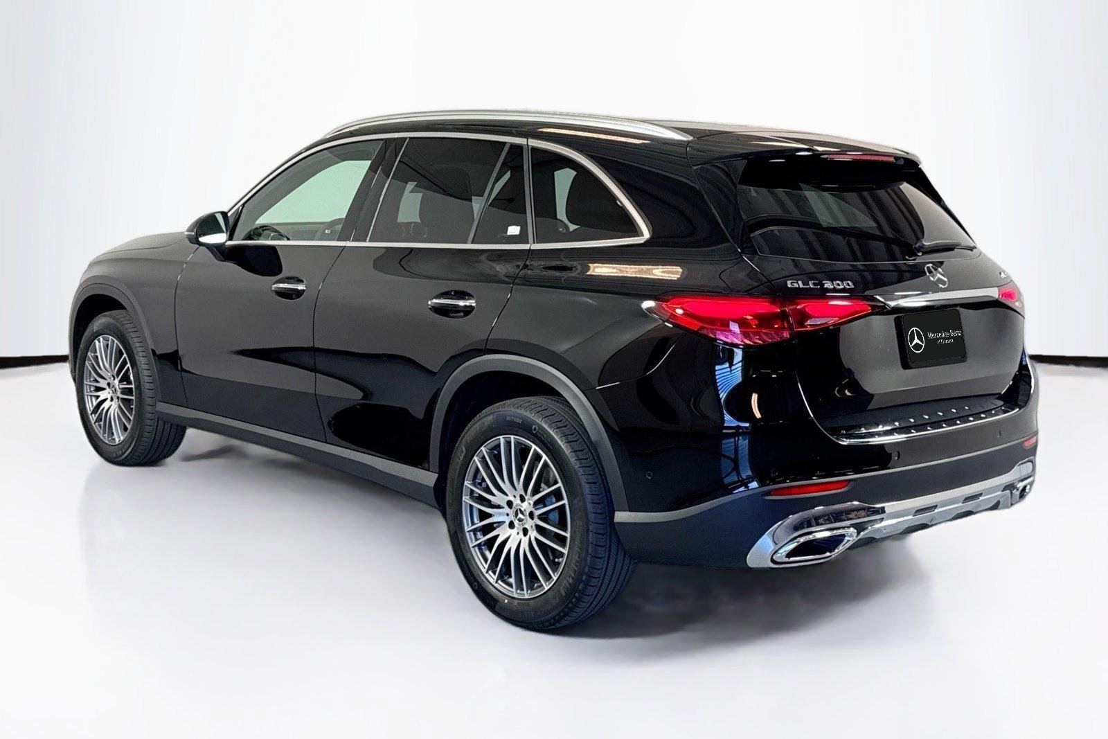 New 2026 Black Mercedes-Benz GLC 300 image 7