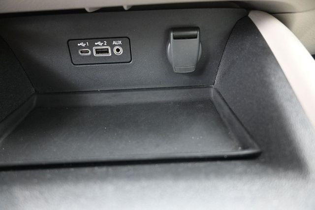 Used 2025 Red Nissan 2.5 SV image 9