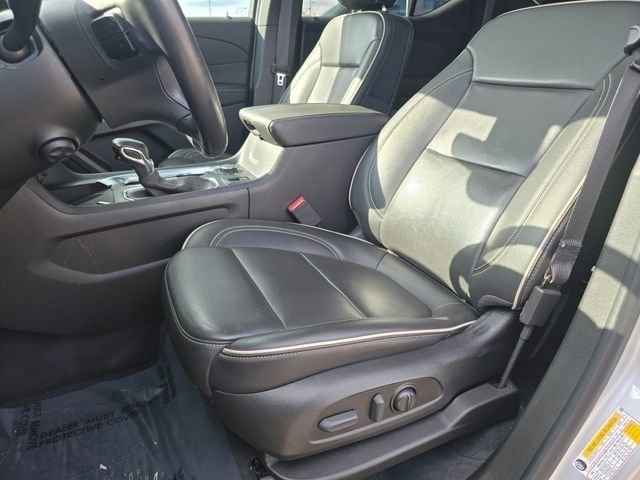 Used 2022 Silver Ice Metallic Chevrolet Premier image 6