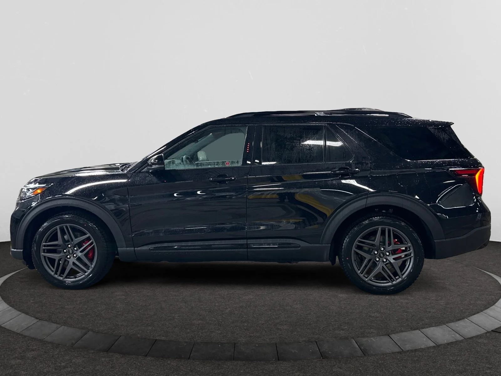 New 2026 Agate Black Metallic Ford ST image 2