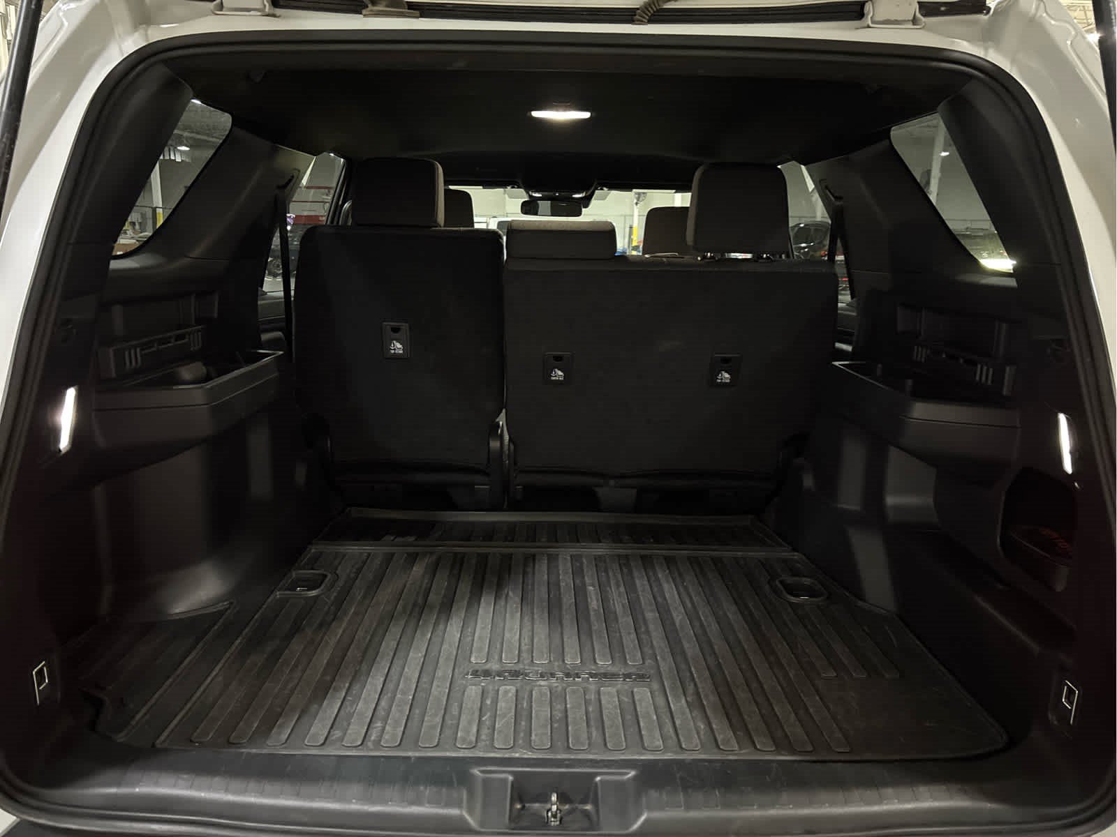Used 2025 Ice Cap Toyota SR5 image 7