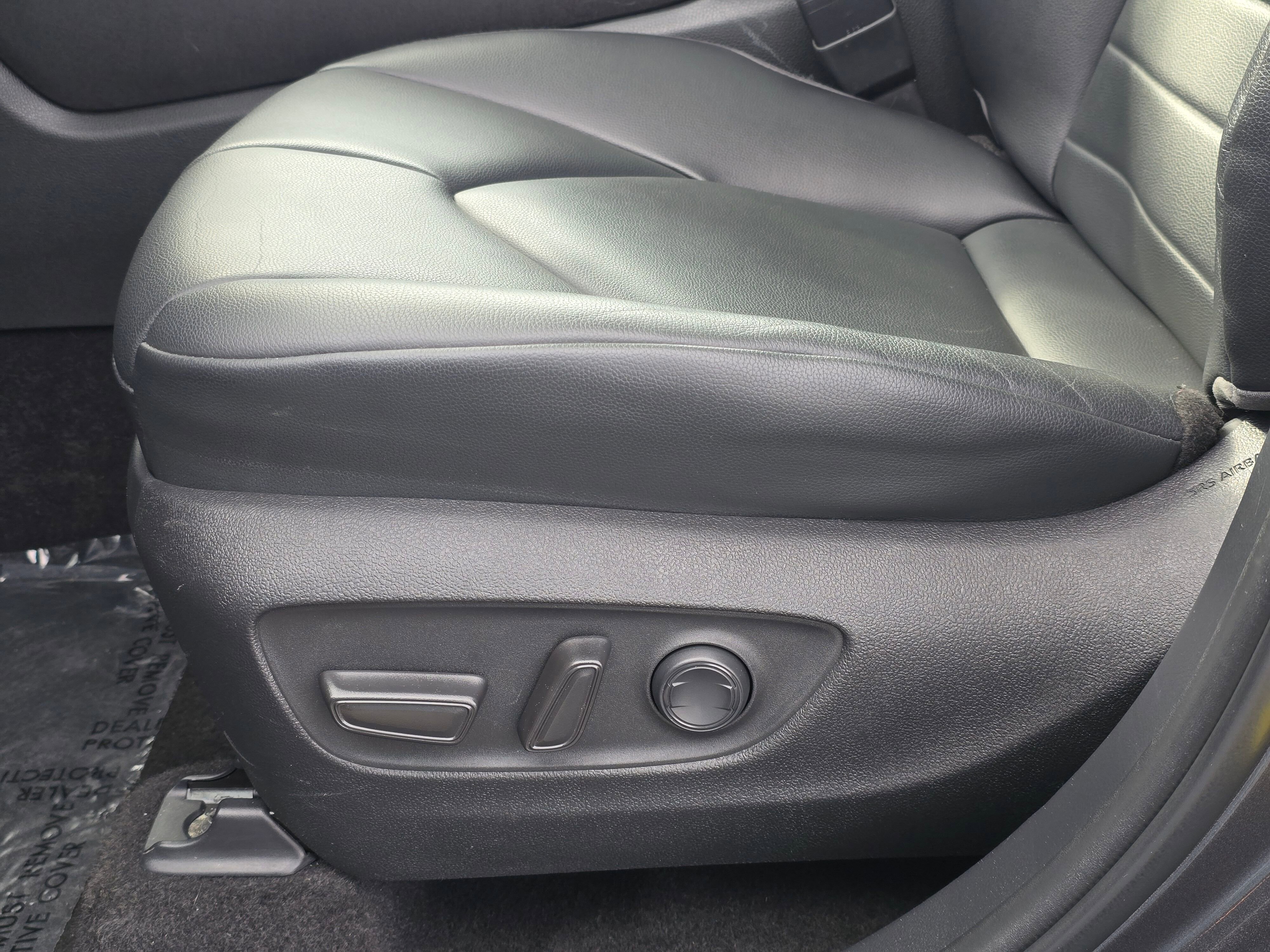 Used 2023  Toyota L image 27