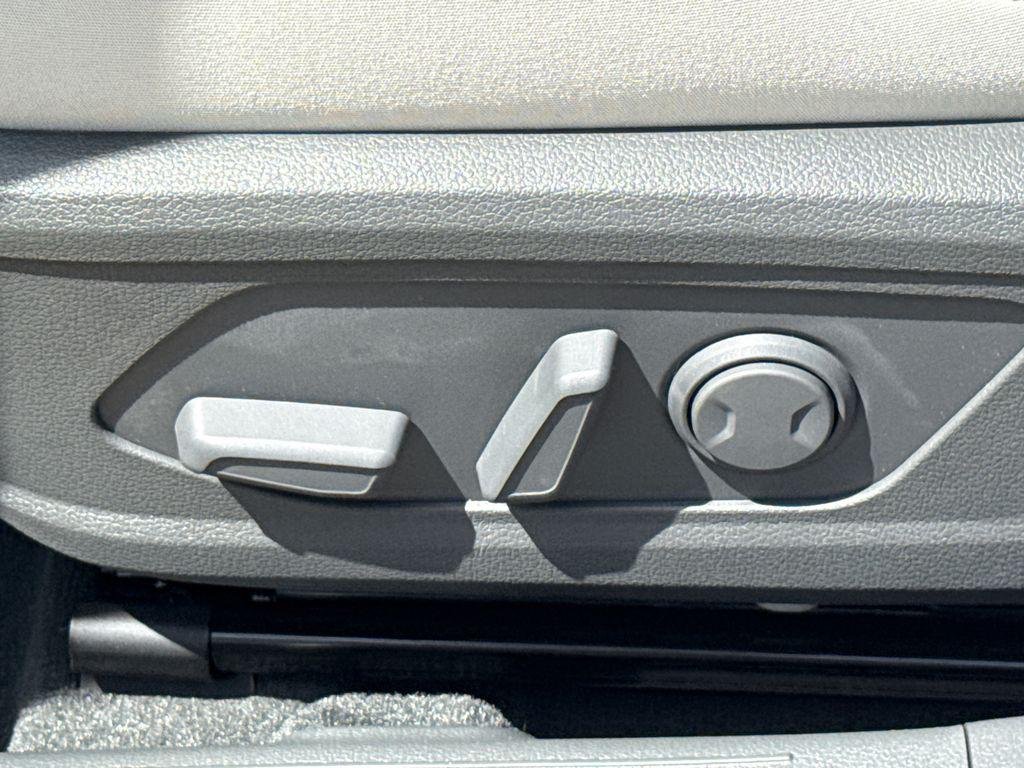 New 2026 White Hyundai SEL Sport image 19