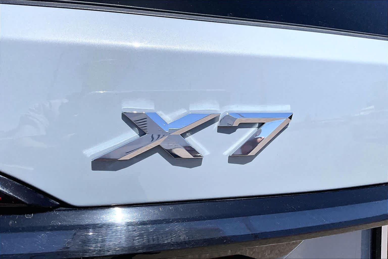 Used 2024 Brooklyn Grey Metallic BMW xDrive40i image 31