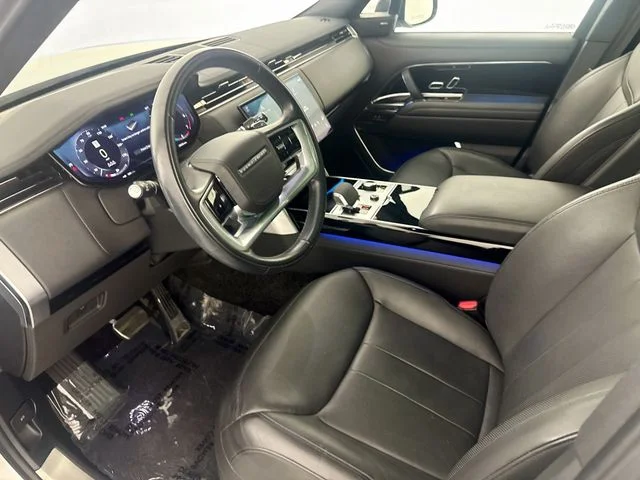 Used 2023 Silver Land Rover SE image 9