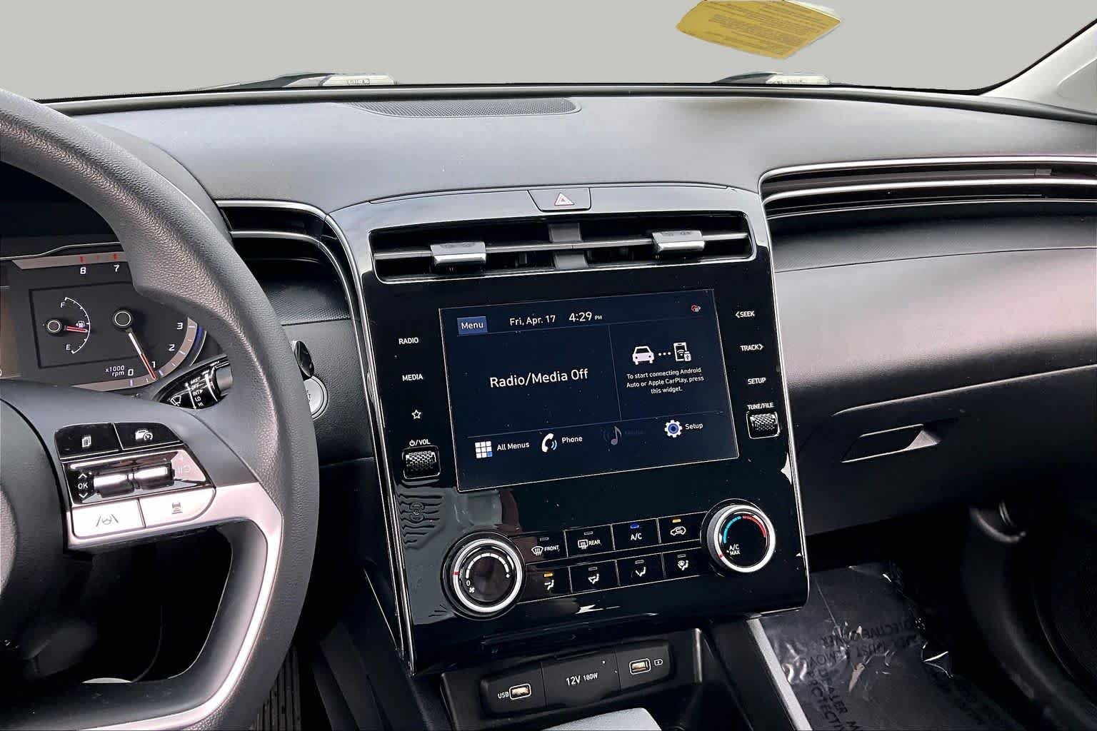 Used 2022 Phantom Black Hyundai SEL image 10