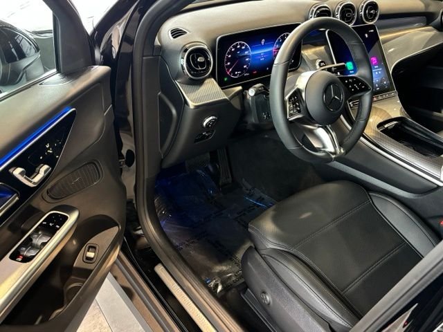 Used 2026 Black Mercedes-Benz GLC 300 image 40