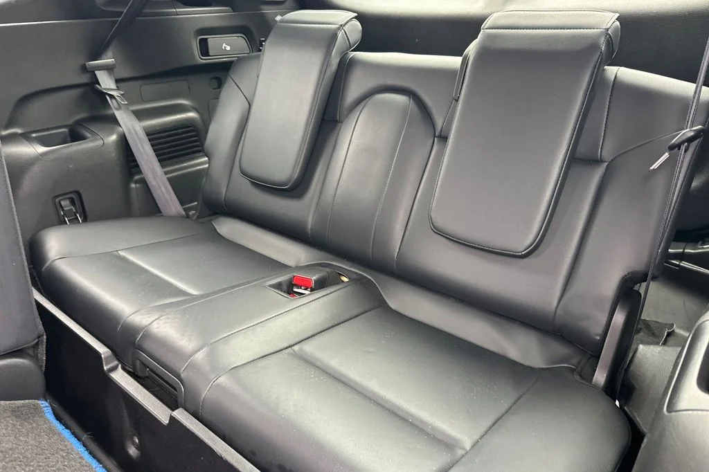 Used 2023  Mitsubishi SEL image 15