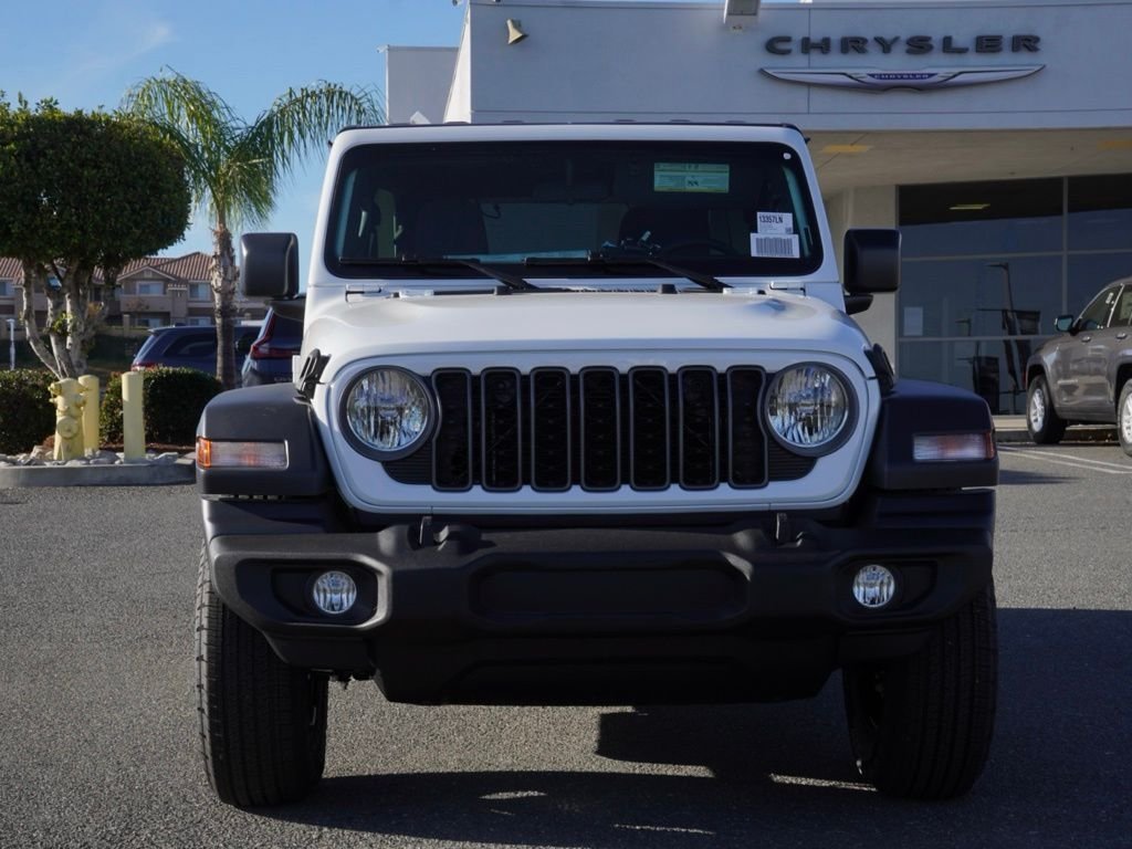 New 2026 Bright White Clear-Coat Exterior Paint Jeep Sport image 8