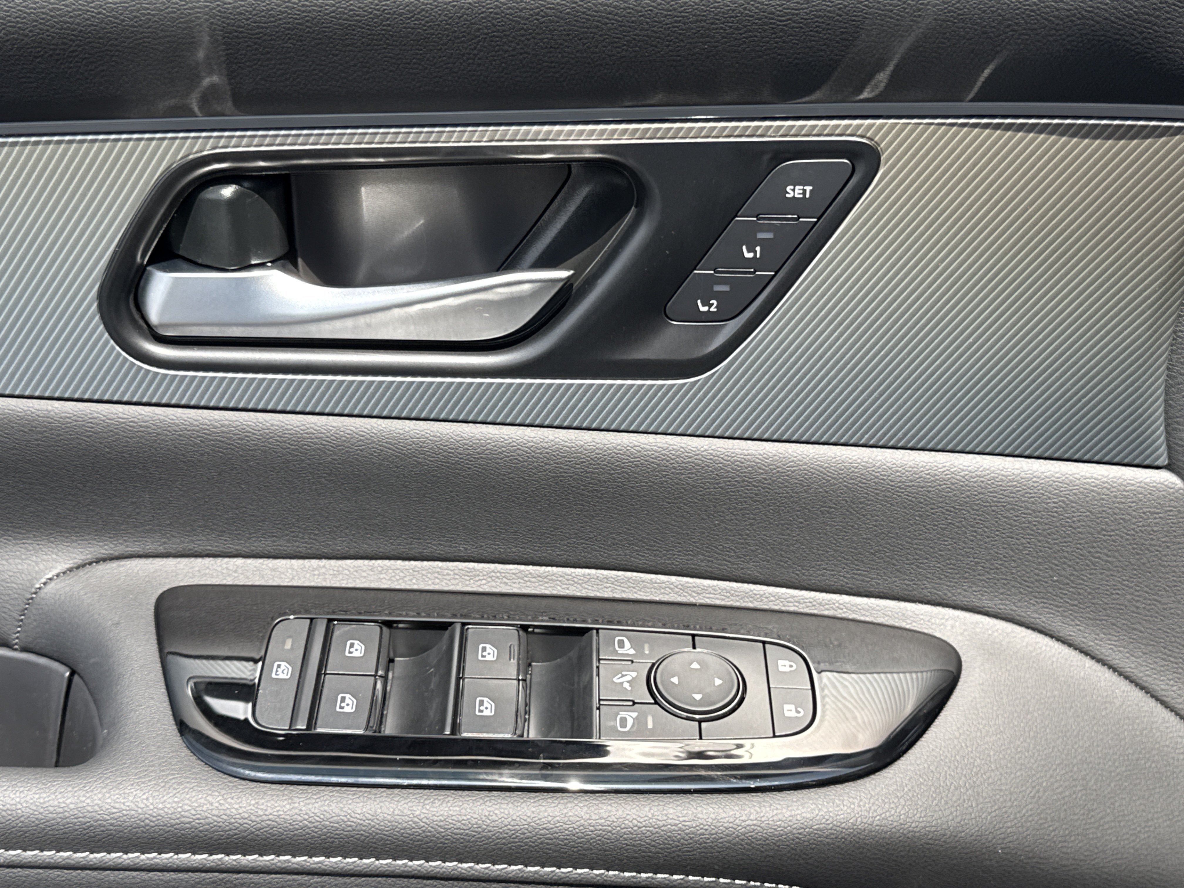 New 2026 Super Black Nissan Platinum image 17