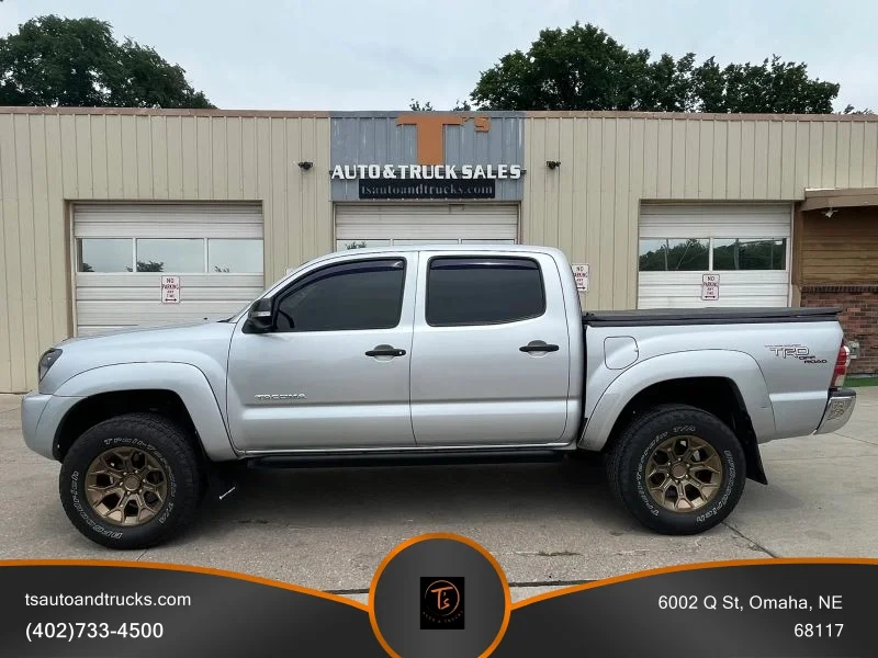 2011 Toyota Tacoma PreRunner Double Cab V6 AT's photo