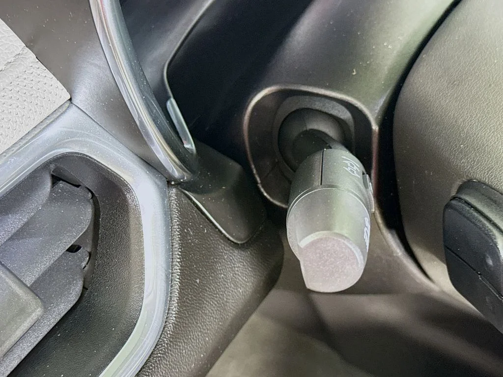 Used 2018 Iridescent Pearl Tricoat Chevrolet Premier image 11