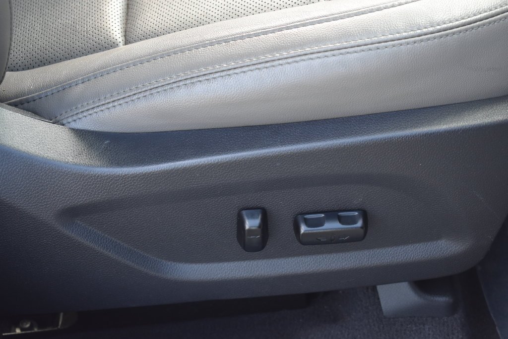 Used 2018 White Hyundai 2.4 Base image 14