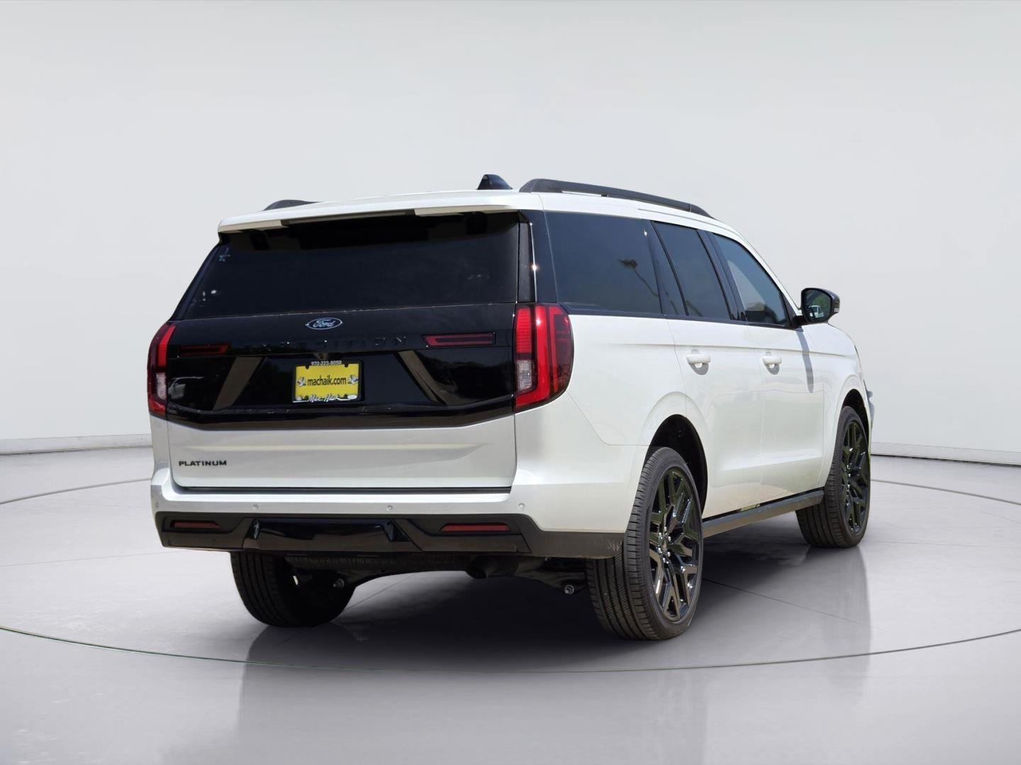 New 2026 Star White Metallic Tri-Coat Ford Platinum® image 4