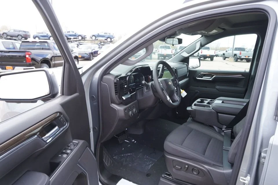 2025 Chevrolet Silverado 1500 LT - Photo 10