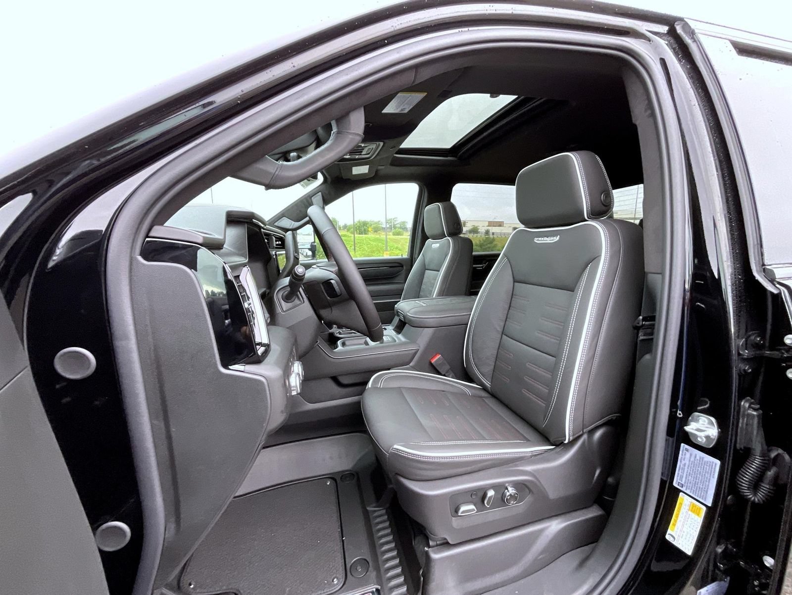 2026 GMC Sierra 2500HD AT4X - Photo 10