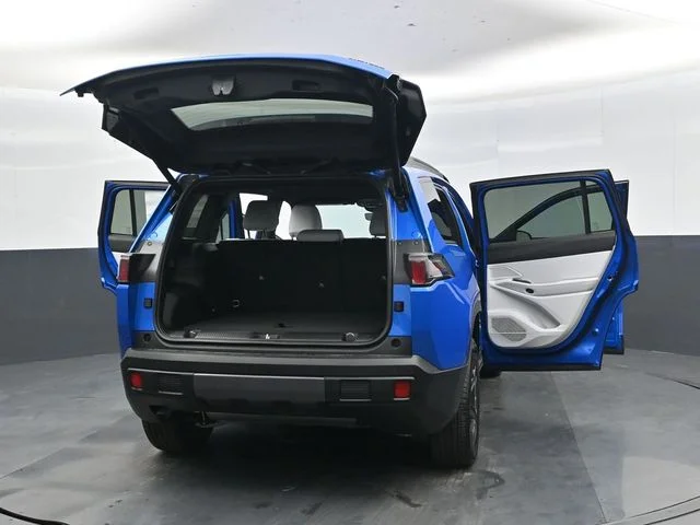 New 2026 Hydro Blue Pearl-Coat Exterior Paint Jeep Limited image 49