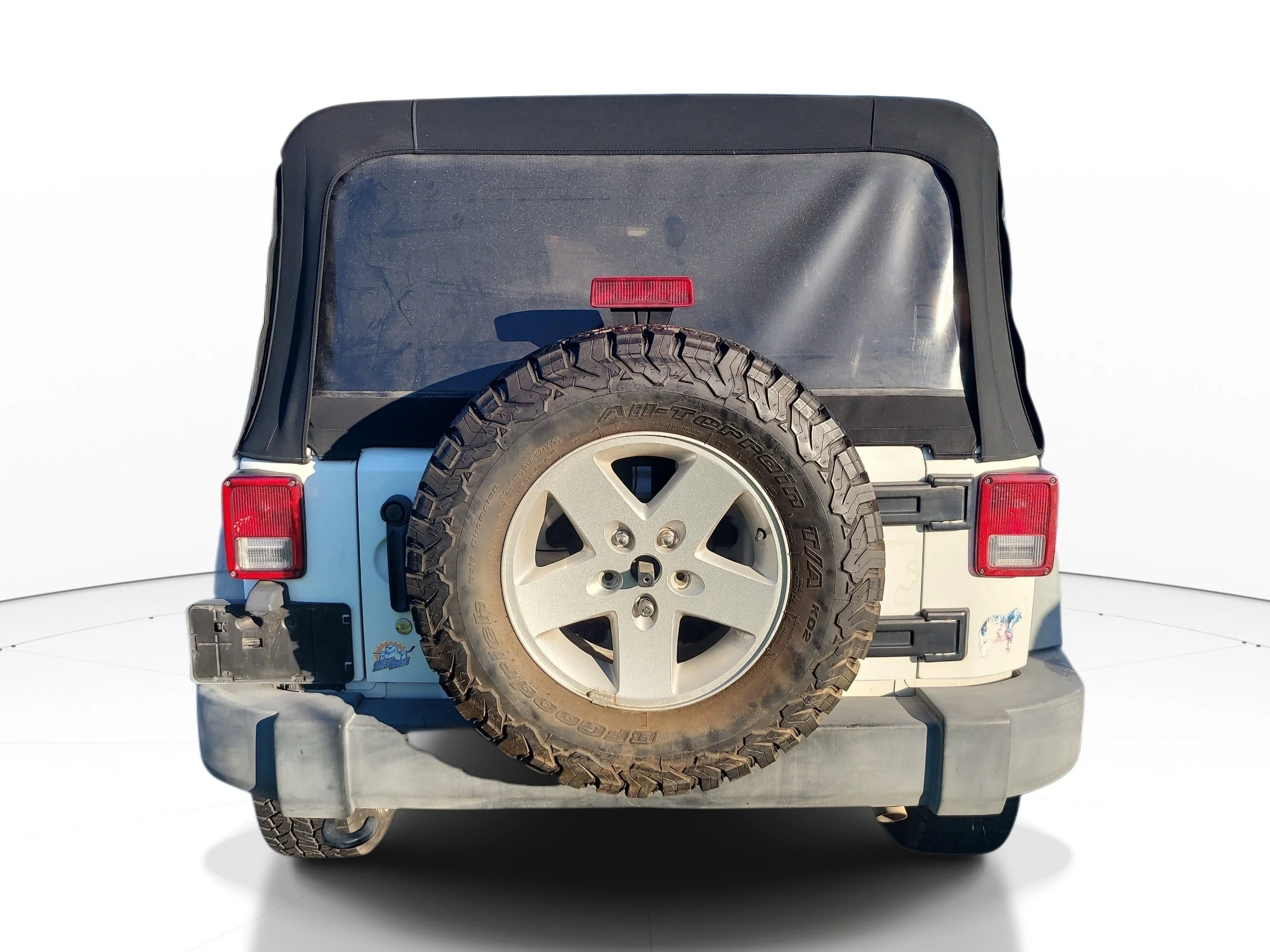 Used 2018 Bright White Clearcoat Jeep Sport S image 5
