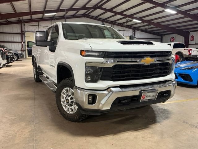 Used 2025 White Chevrolet LT image 1