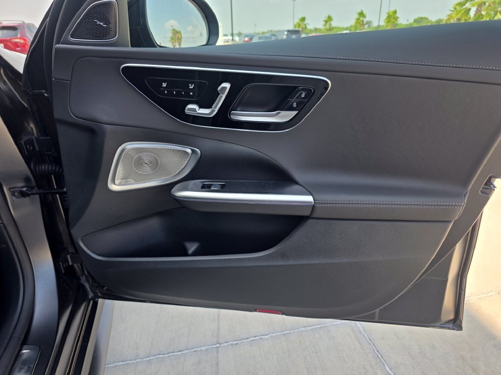 New 2026 MANUFAKTUR exclusive graphite grey magno Mercedes-Benz C 300 image 45