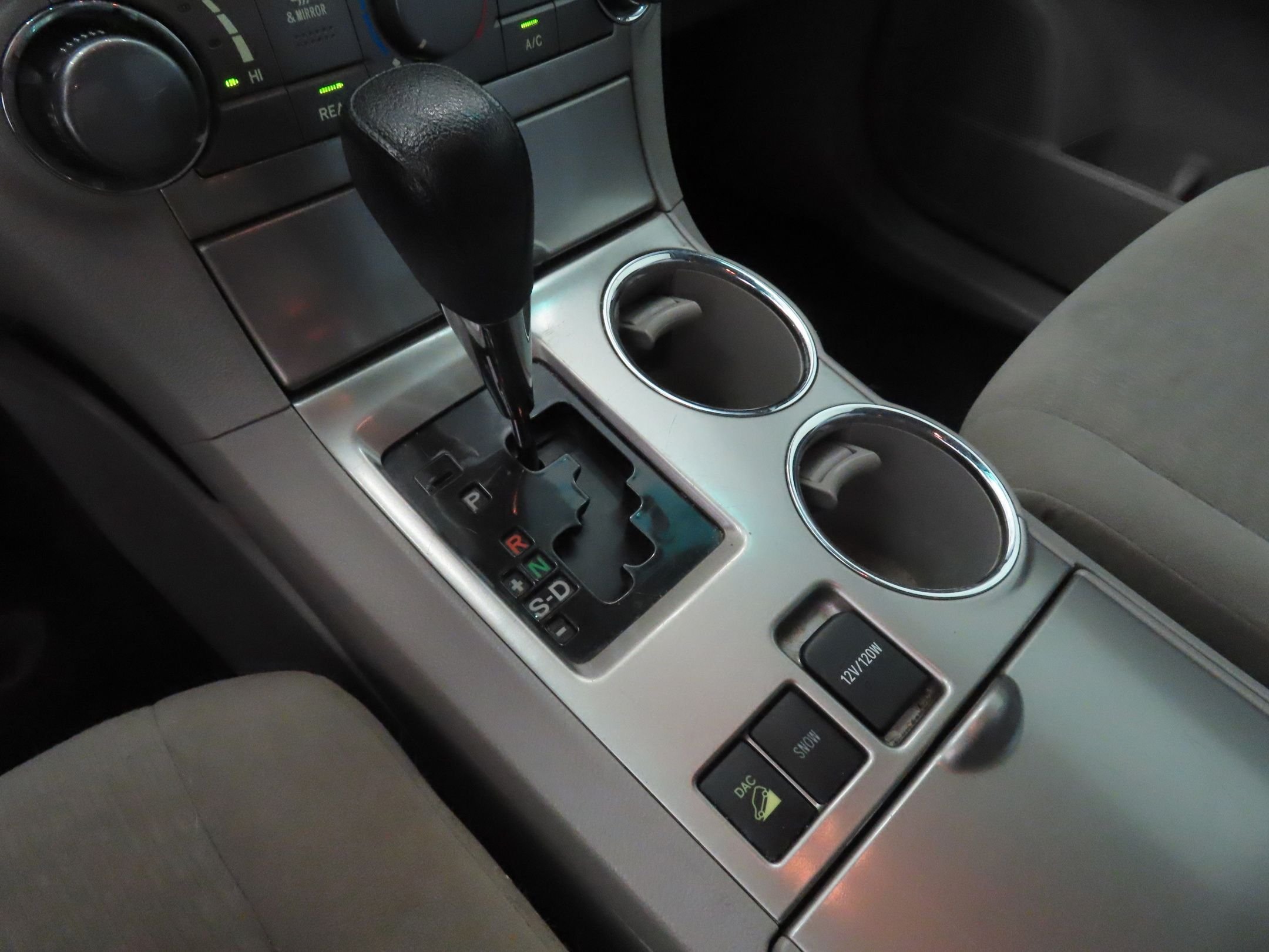 Used 2012 White Toyota Base image 17