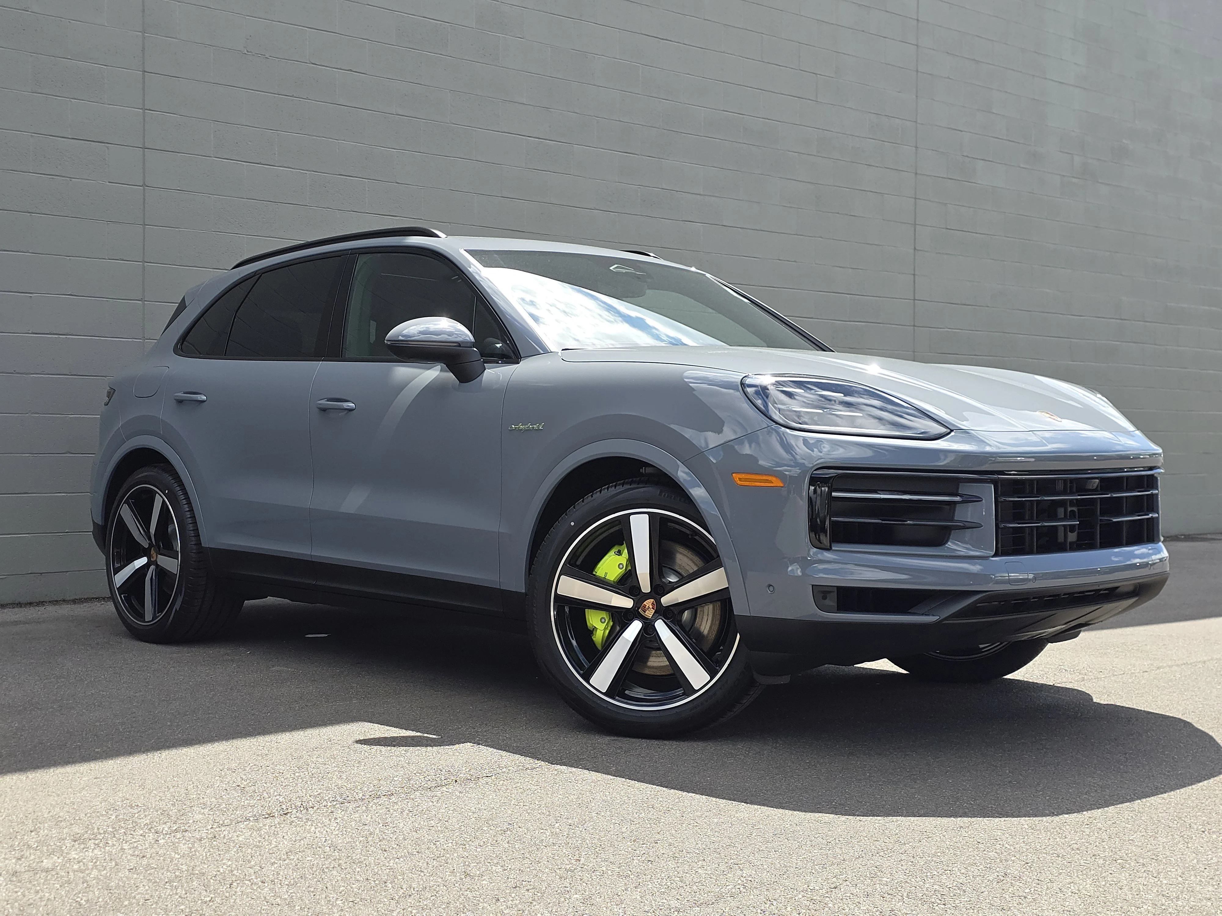 New 2026 Arctic Grey Porsche E-Hybrid image 7