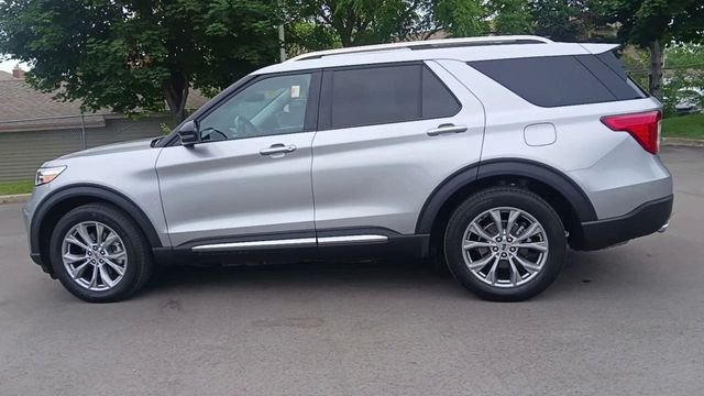Used 2023 Silver Metallic Ford Limited image 8