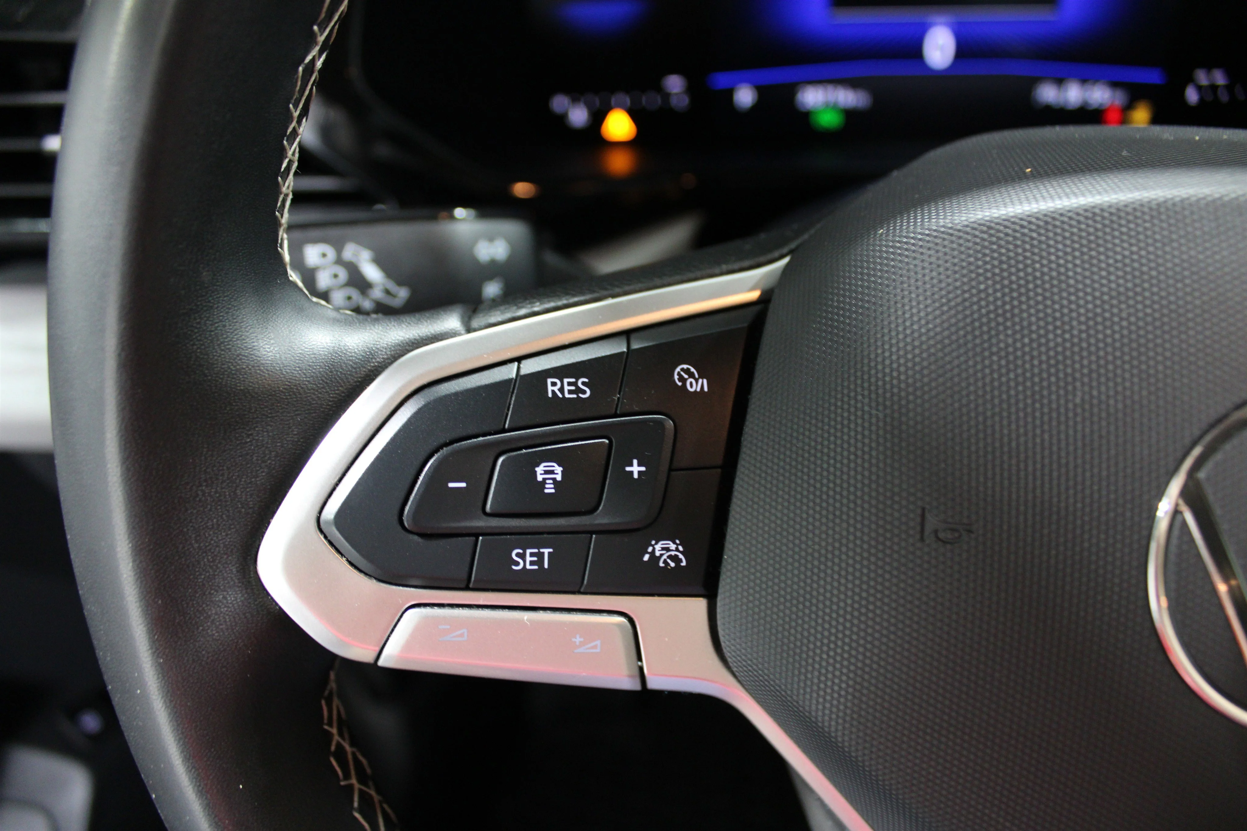 Used 2024 Deep Black Pearl Volkswagen S image 10
