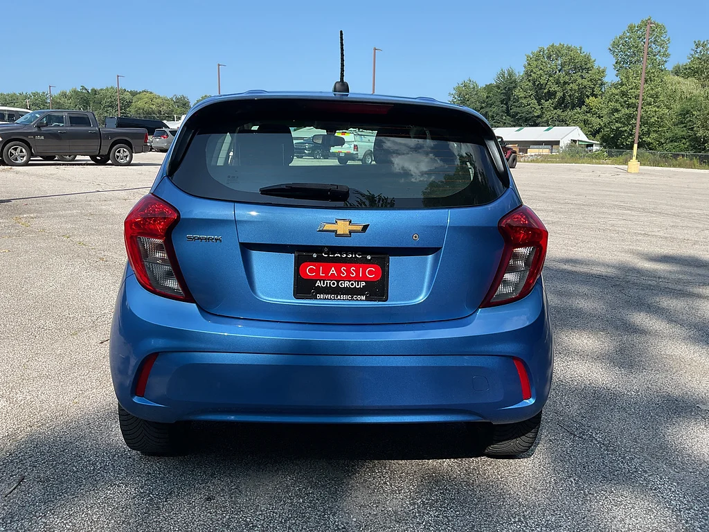 Used 2017 Splash Metallic Chevrolet LS CVT image 6