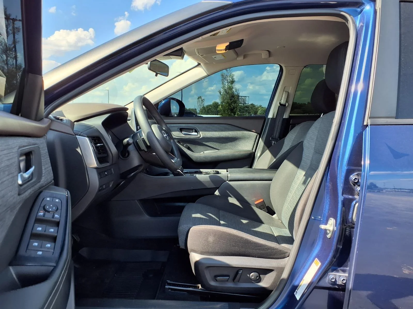 Used 2023 Caspian Blue Metallic Nissan SV image 20