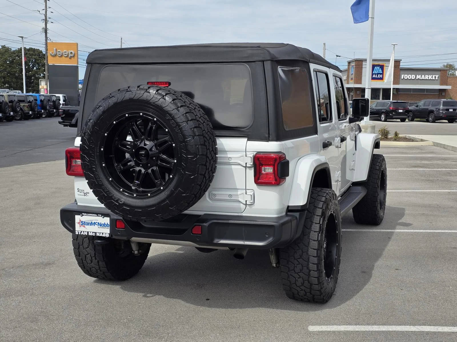 Used 2020 Bright White Clearcoat Jeep Sahara image 7